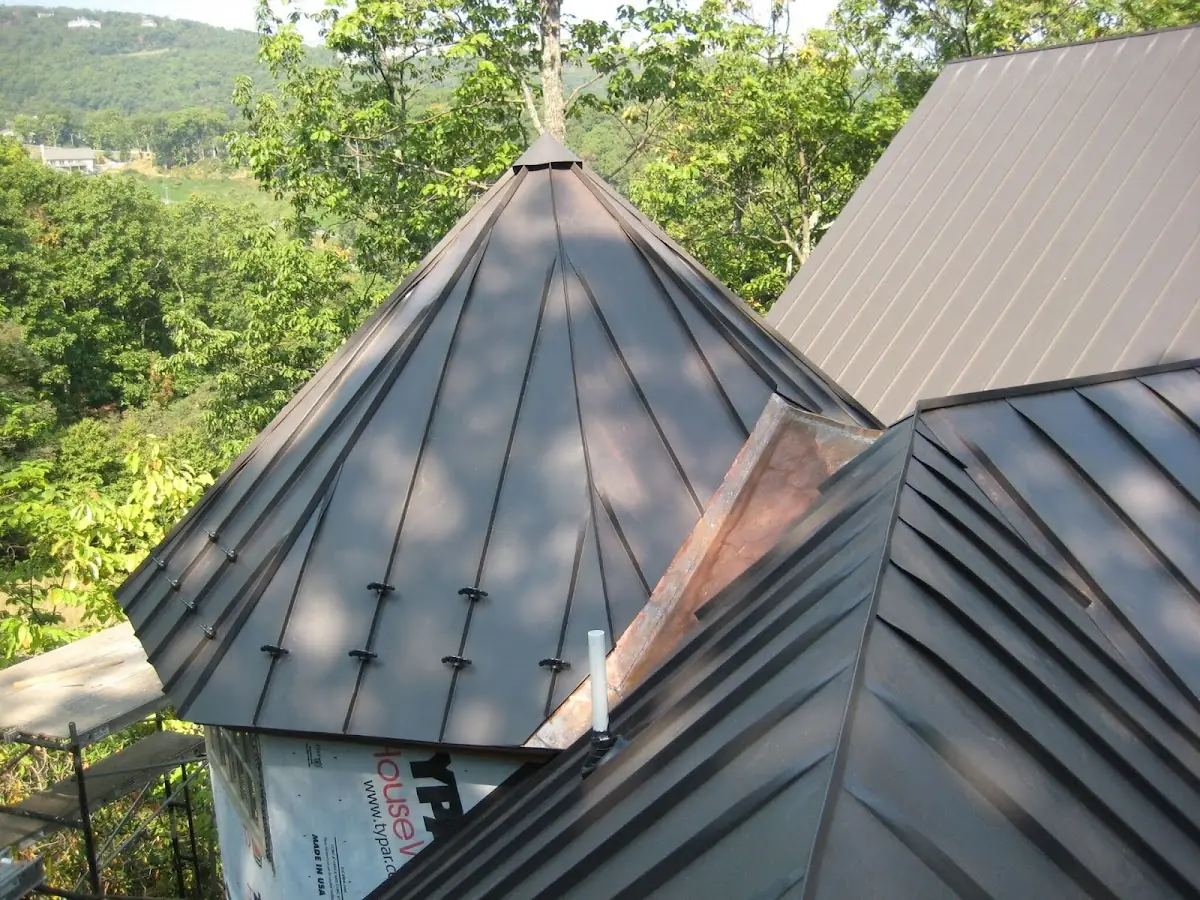 Professional Gutter Cleaning by Craftsman Roofing in Nelsonville